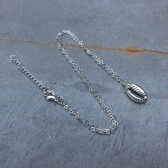 Silver Tone Cowrie Shell Pendant Necklace - Picture 2 of 7